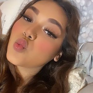 Meet your Posher, Alanis